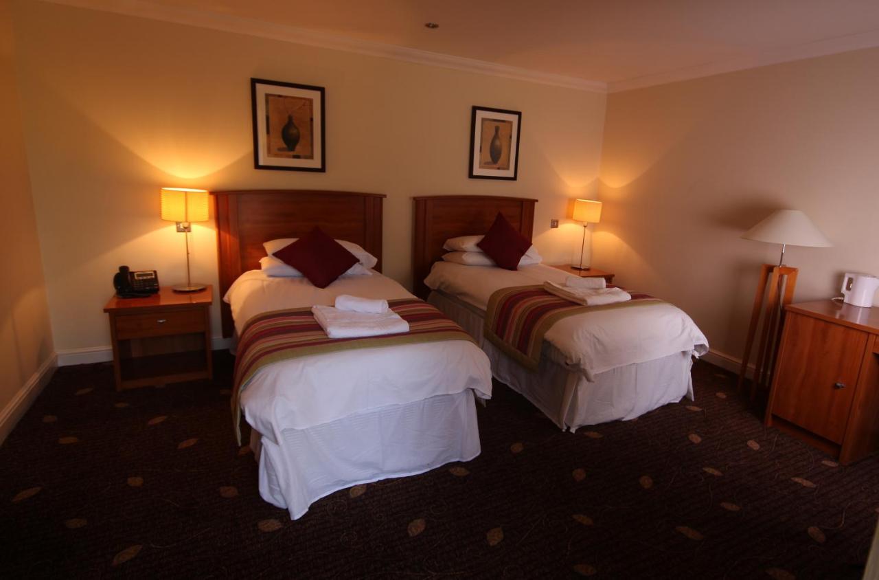 Plas Derwen Hotel Abergavenny Buitenkant foto