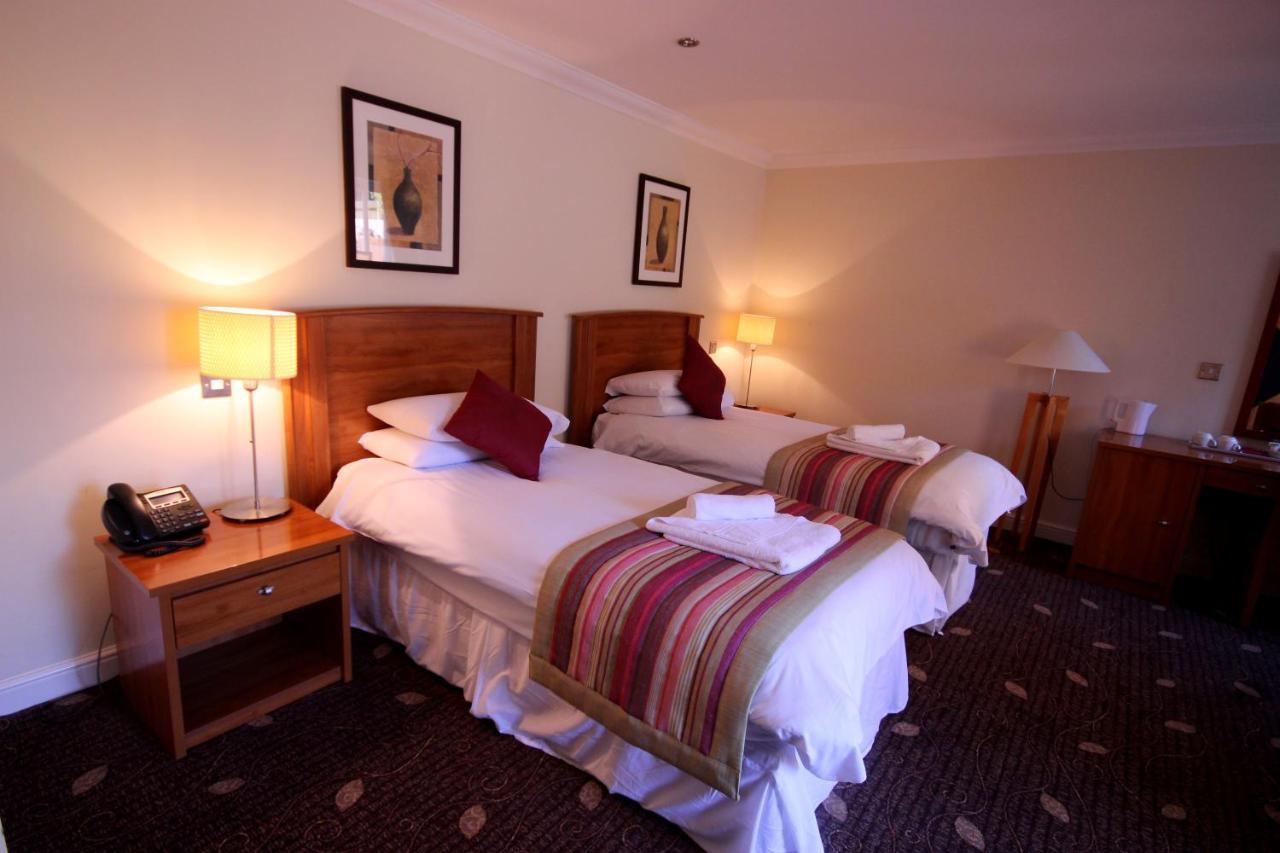 Plas Derwen Hotel Abergavenny Buitenkant foto