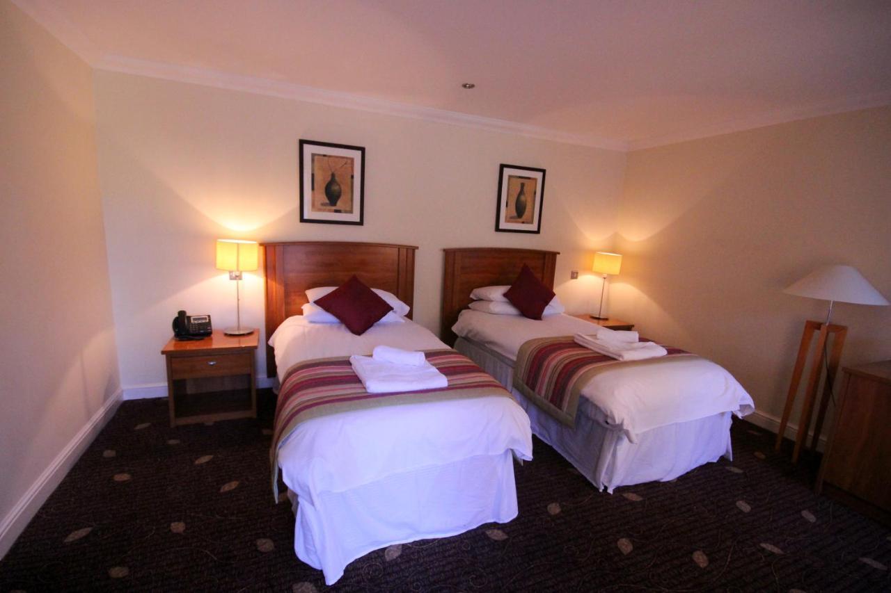 Plas Derwen Hotel Abergavenny Buitenkant foto