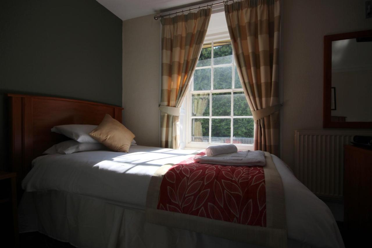 Plas Derwen Hotel Abergavenny Buitenkant foto