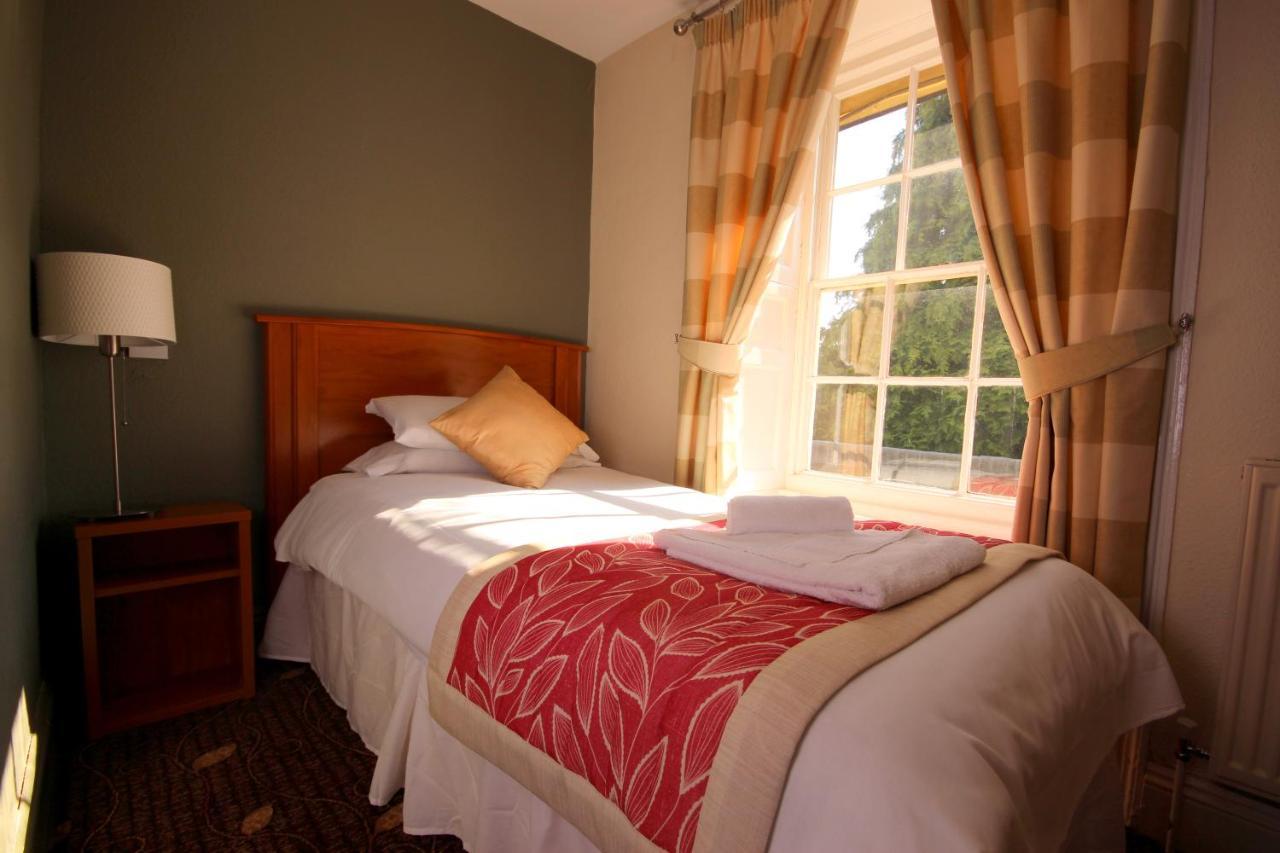 Plas Derwen Hotel Abergavenny Buitenkant foto