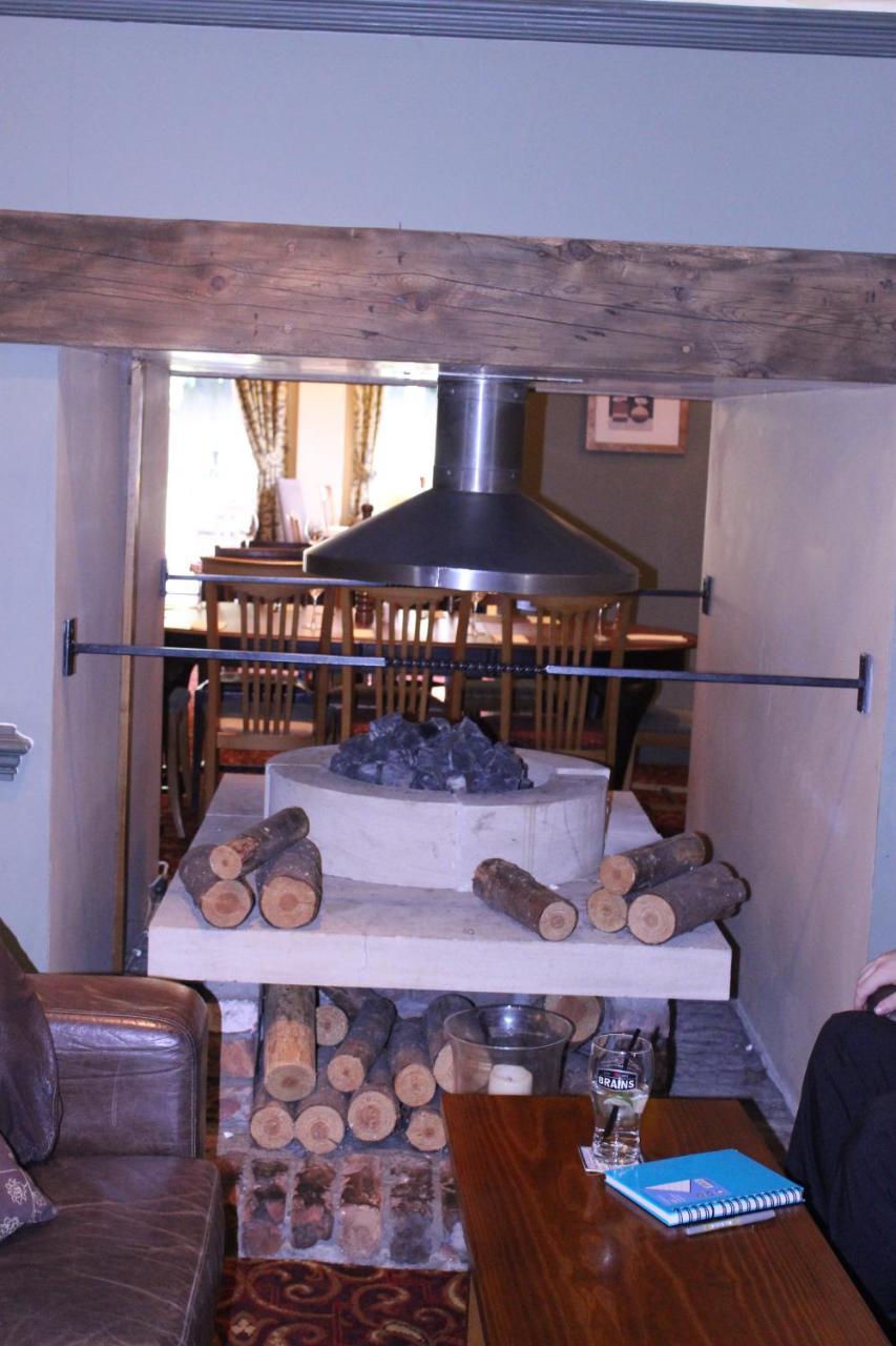Plas Derwen Hotel Abergavenny Buitenkant foto